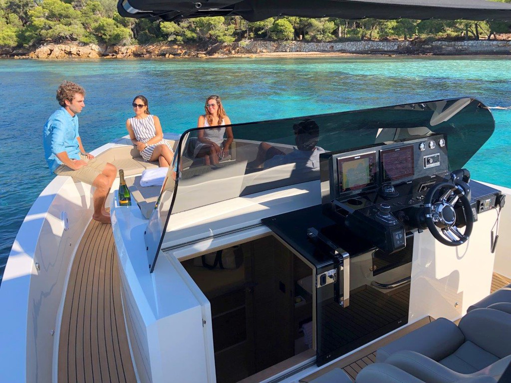 De Antonio Yachts D42 Open thumbnail 5