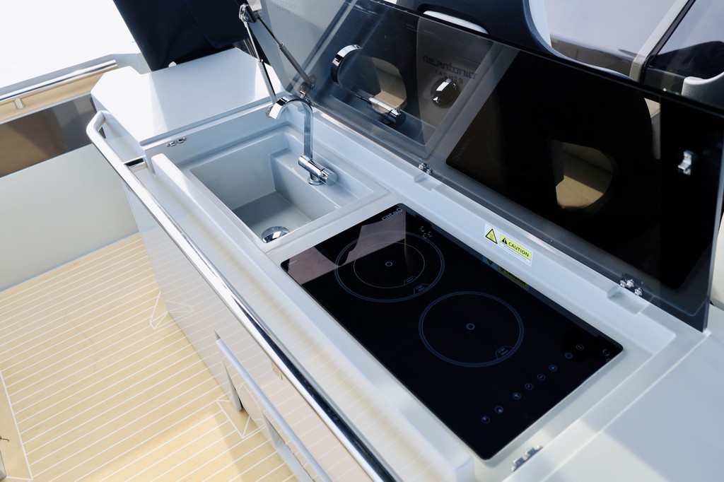 De Antonio Yachts D36 Open thumbnail 3