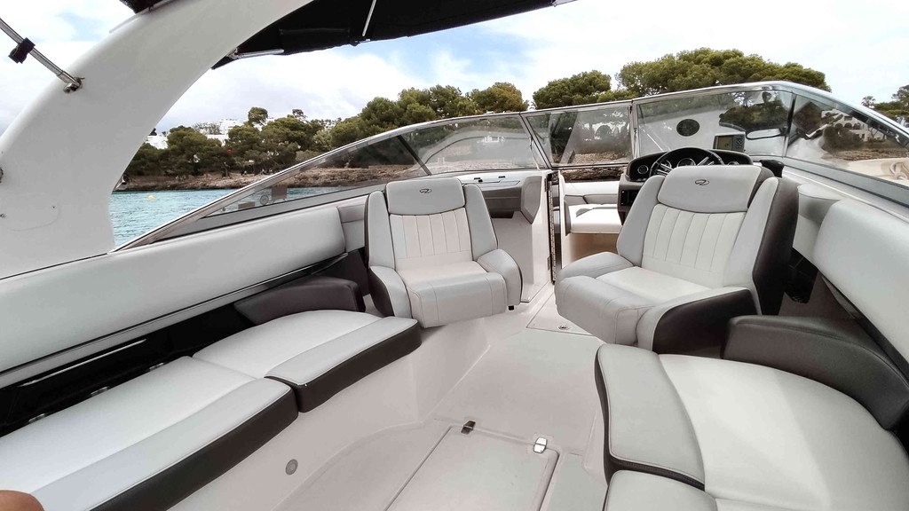 Regal 2700 thumbnail 3